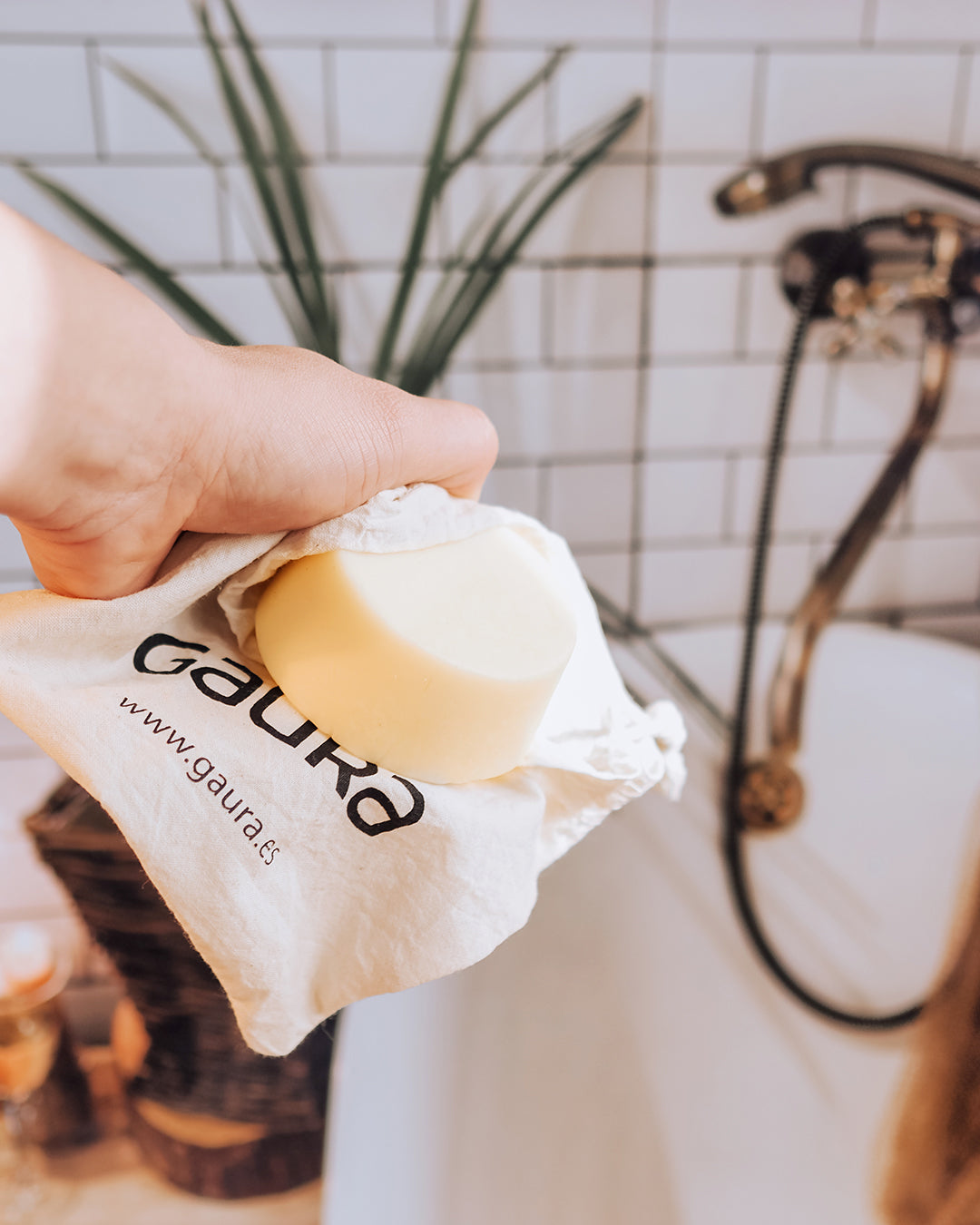 ¿Cabello graso y sin brillo? Tenemos el acondicionador perfecto 😉🍃