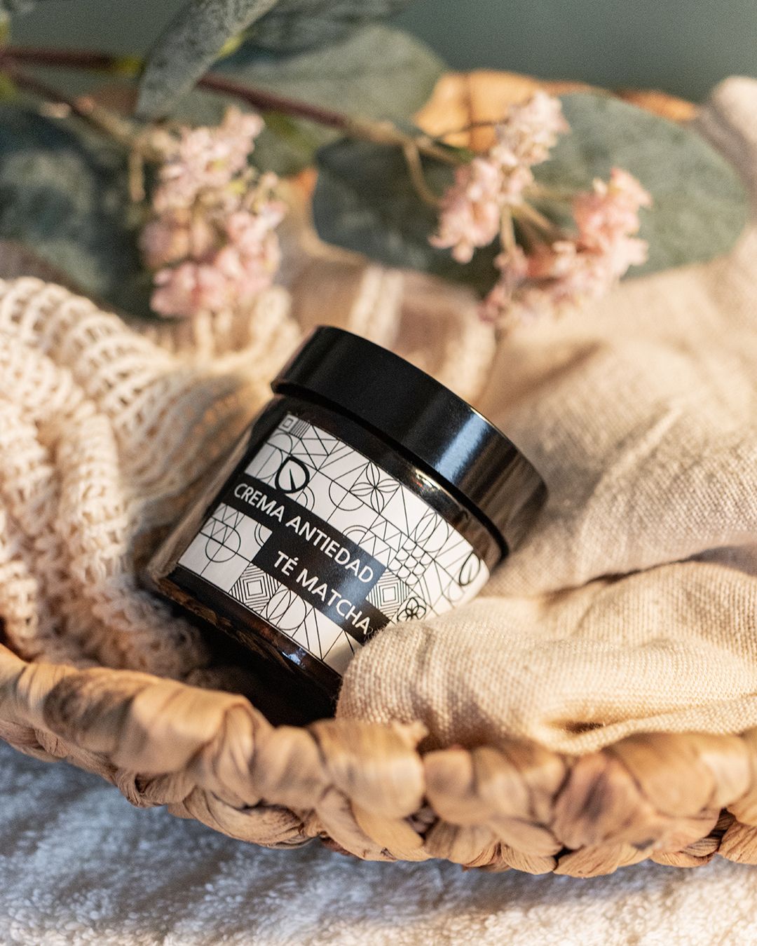 Eco Lover: ¿Crema hidratante o aceite facial? Damos respuesta a este debate beauty a través de la cosmética natural